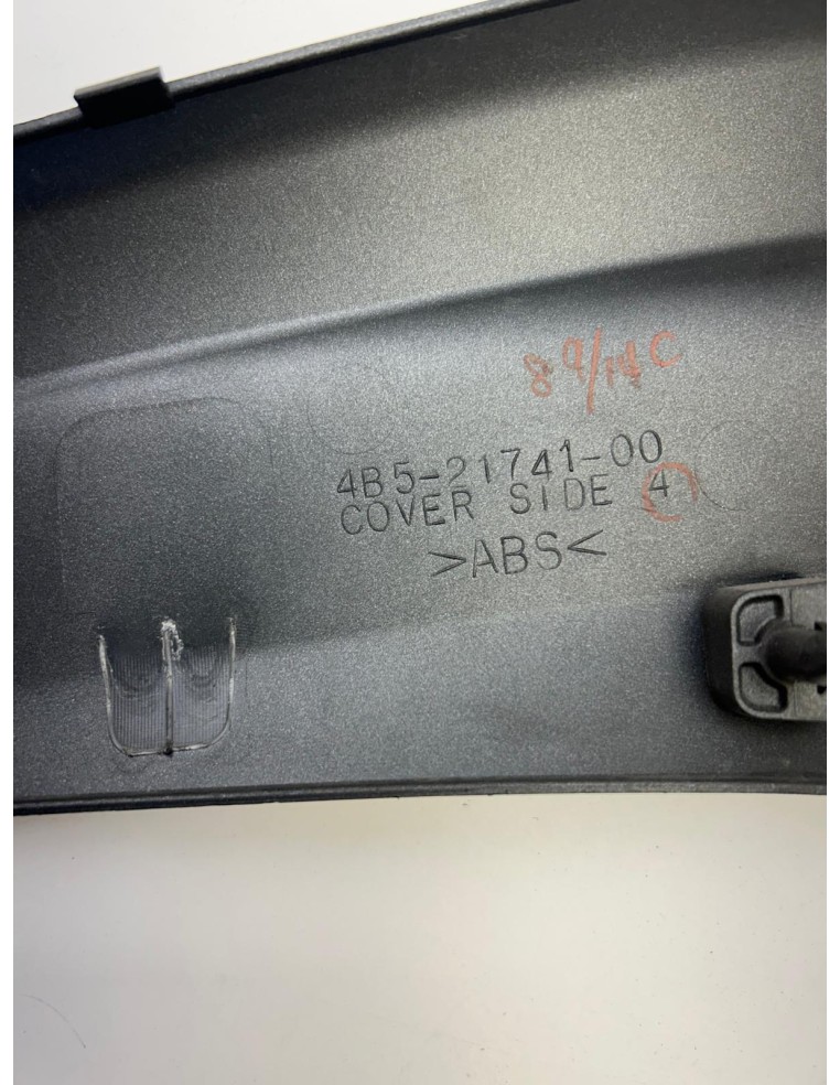 Cache latéral droit YAMAHA 500 TMAX 2008 - 2011