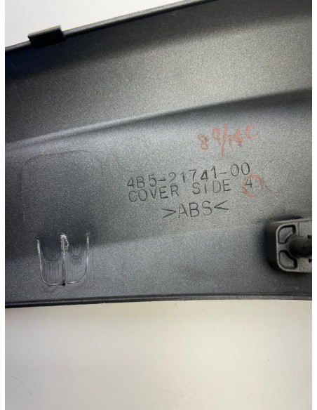 Cache latéral droit YAMAHA 500 TMAX 2008 - 2011