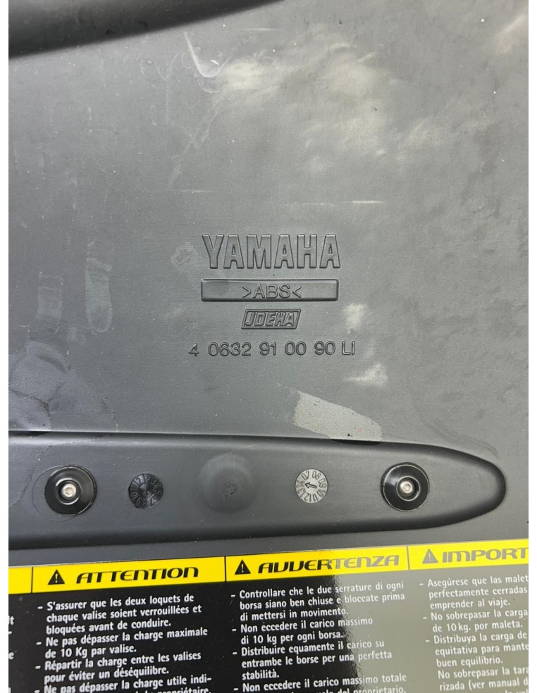 Couvercle de coffre gauche YAMAHA FJR 1300 2001 - 2015 40632910090