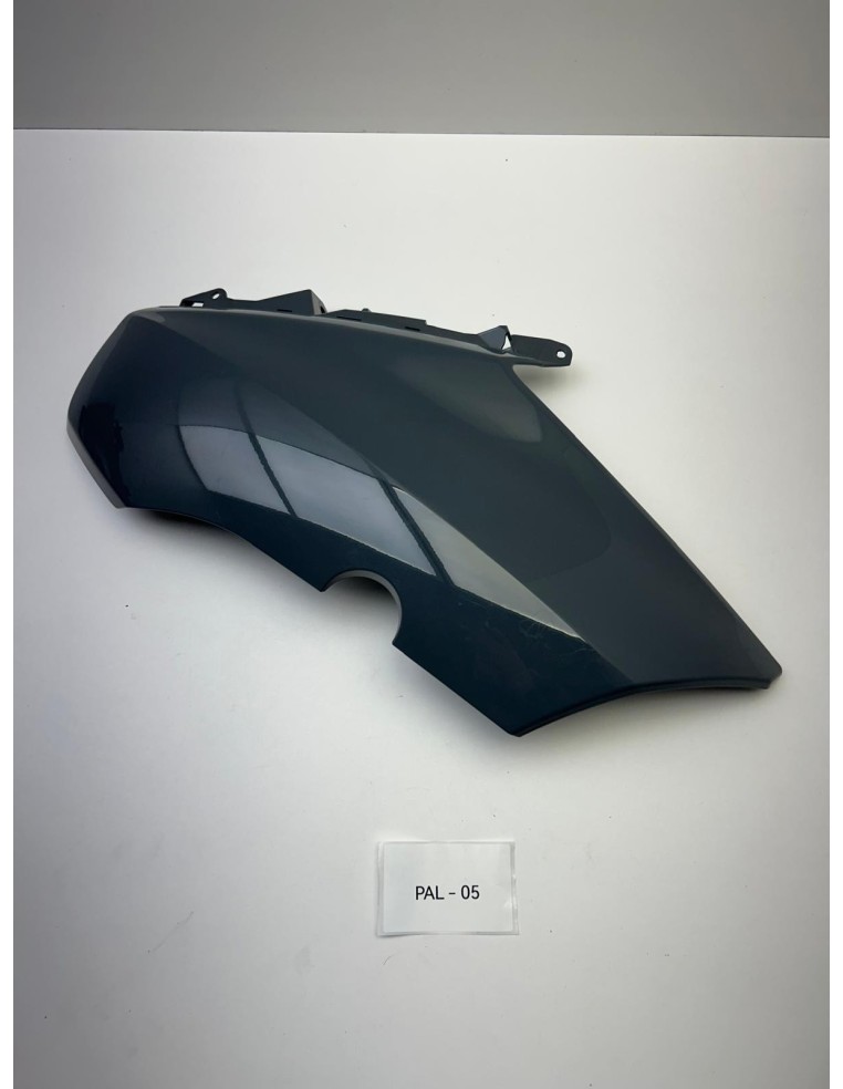 Carénage avant droit YAMAHA XMAX 125 / XMAX 250 / XMAX 300 / XMAX 400 2018 - 2022