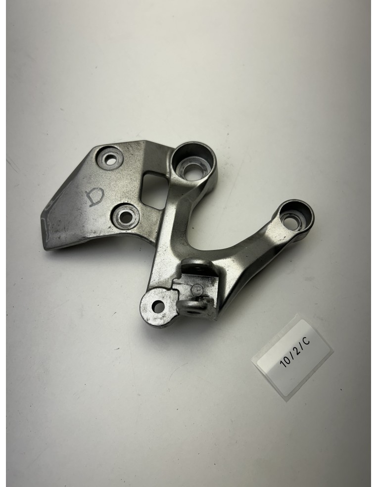 Platine de repose pieds avant droite origine YAMAHA MT 09 2014 - 2016