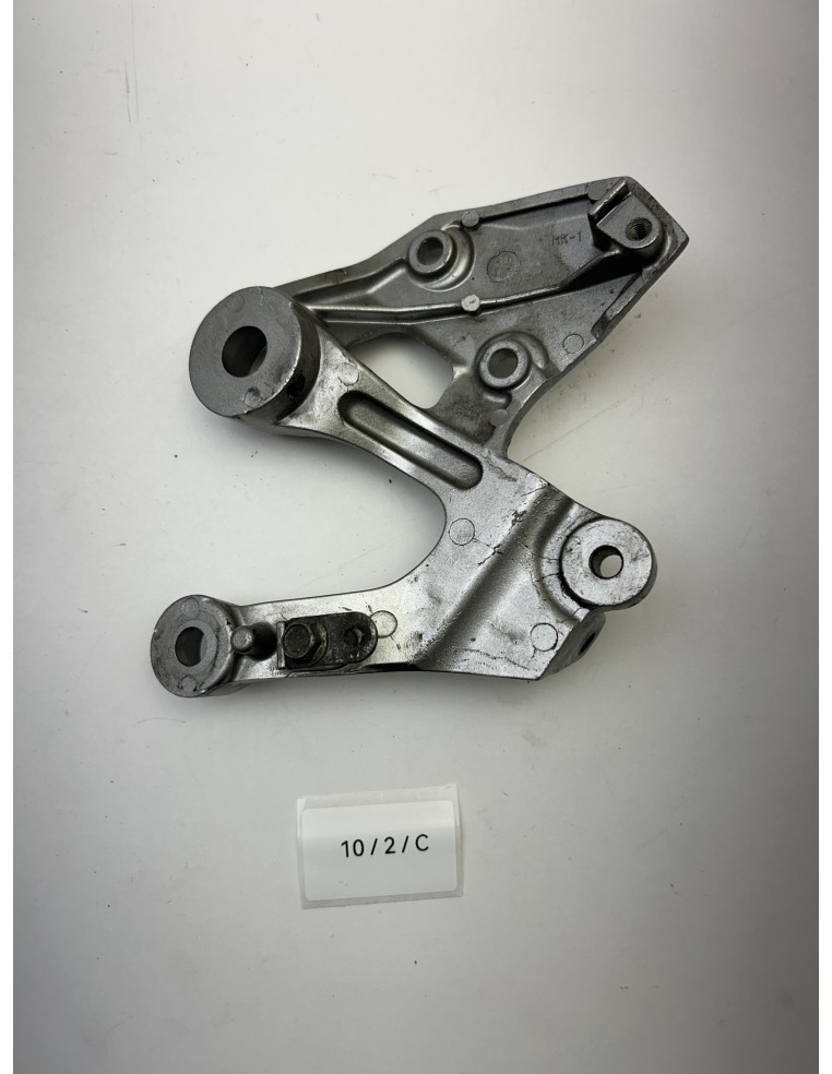 Platine de repose pieds avant droite origine YAMAHA MT 09 2014 - 2016