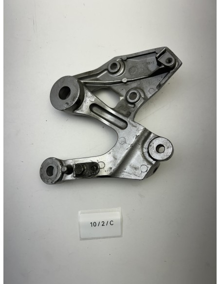 Platine de repose pieds avant droite origine YAMAHA MT 09 2014 - 2016