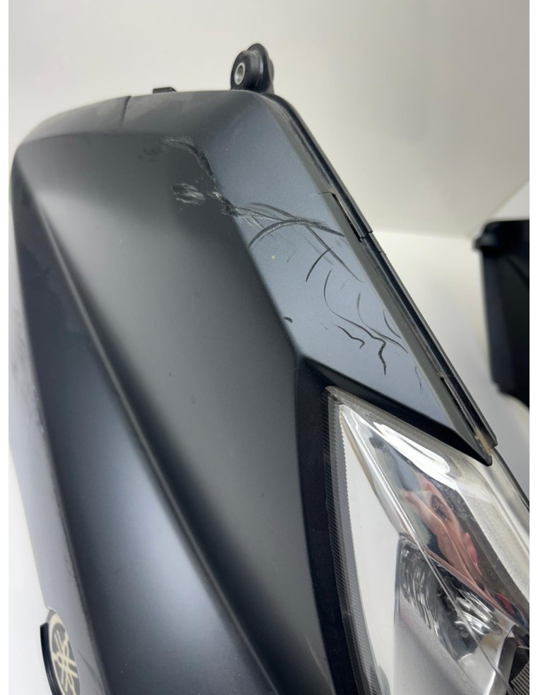 Feu avant avec carénages latéraux YAMAHA XMAX 125 / XMAX 250 2014 - 2017