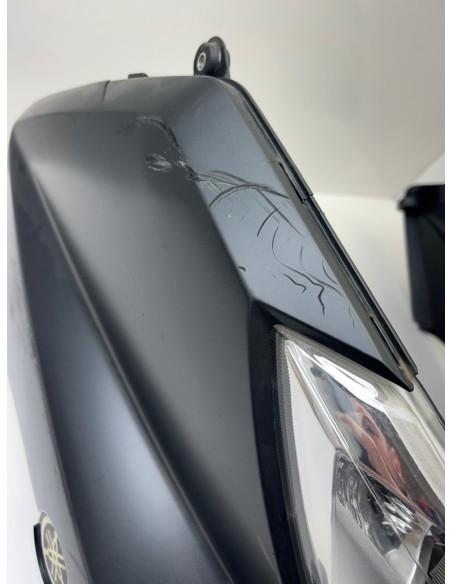 Feu avant avec carénages latéraux YAMAHA XMAX 125 / XMAX 250 2014 - 2017