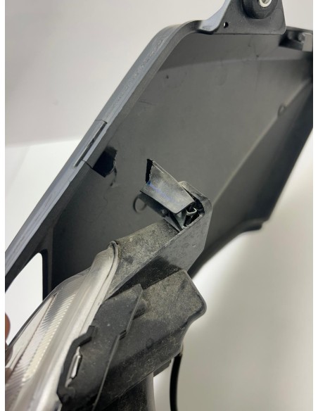 Feu avant avec carénages latéraux YAMAHA XMAX 125 / XMAX 250 2014 - 2017