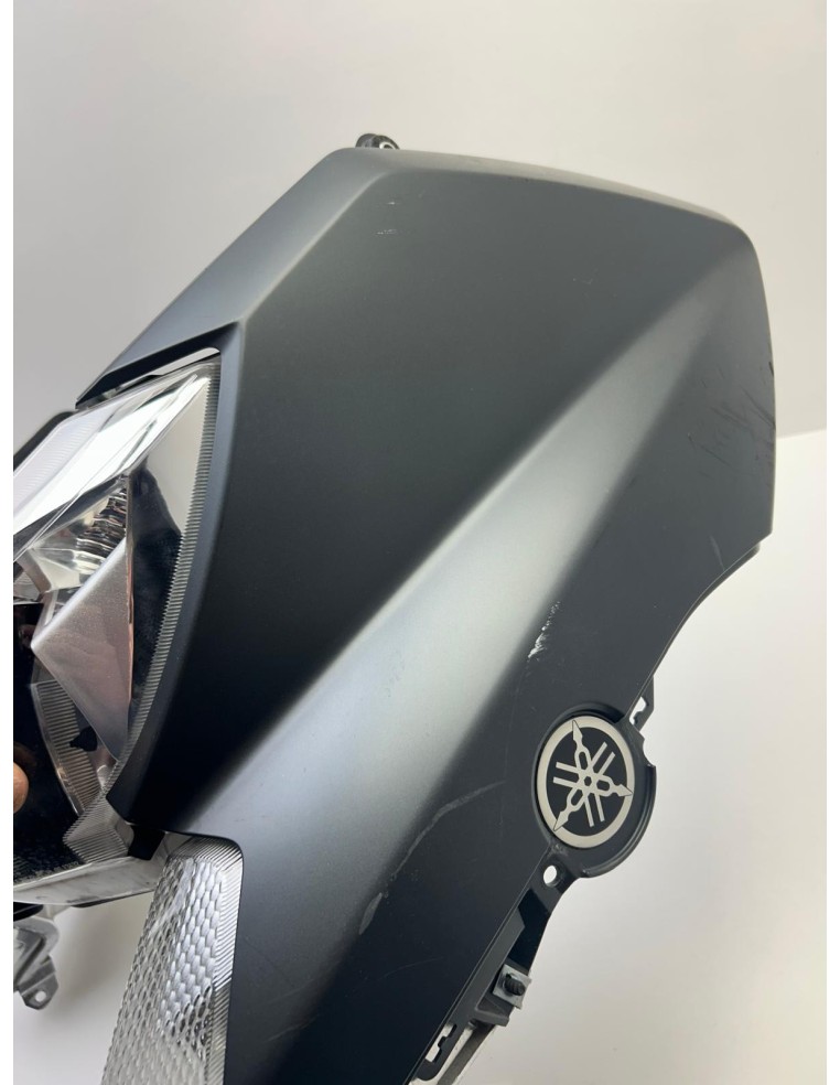 Feu avant avec carénages latéraux YAMAHA XMAX 125 / XMAX 250 2014 - 2017
