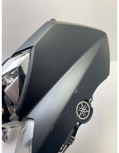 Feu avant avec carénages latéraux YAMAHA XMAX 125 / XMAX 250 2014 - 2017