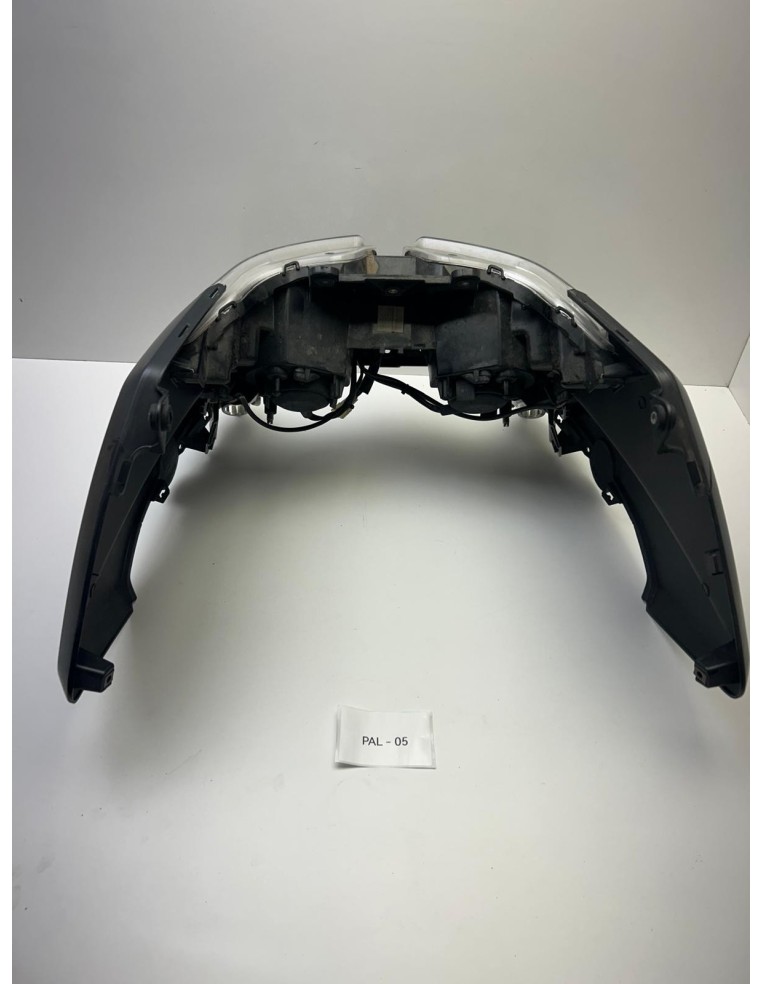 Feu avant avec carénages latéraux YAMAHA XMAX 125 / XMAX 250 2014 - 2017