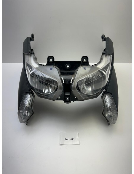 Feu avant avec carénages latéraux YAMAHA XMAX 125 / XMAX 250 2014 - 2017