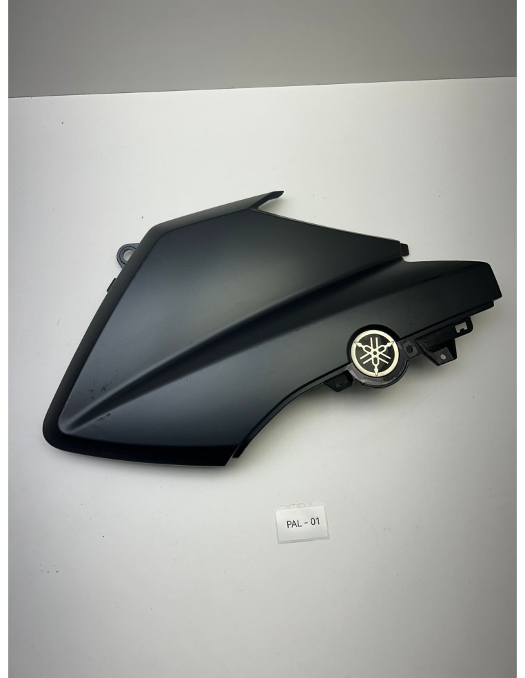 Flanc de carénage gauche YAMAHA XMAX 125 2014 - 2017