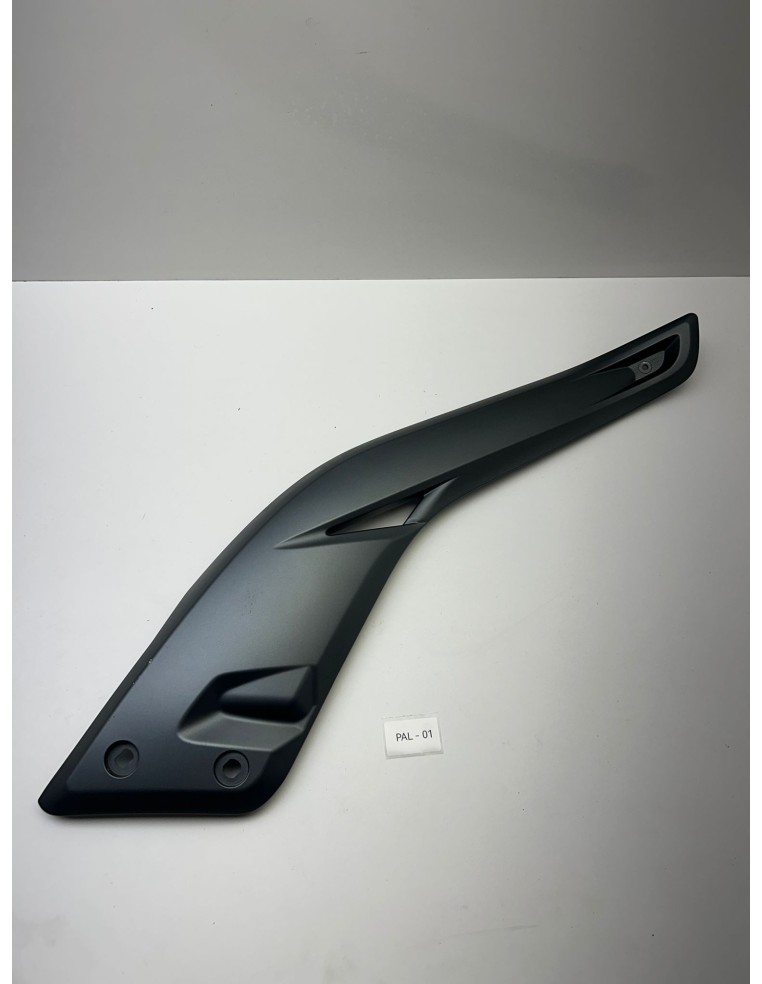 Cache latéral droit origine YAMAHA XMAX 125 2010 - 2013