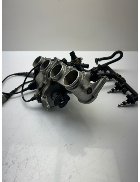 Rampe d'injection BMW S1000 RR 2009 - 2011 13547727908