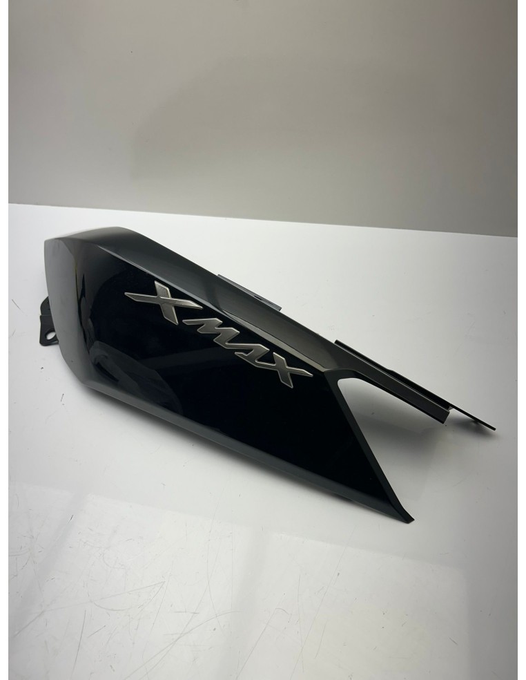 Cache latérale gauche YAMAHA XMAX 125 / XMAX 250 / XMAX 400 2014 - 2017 1SDF173100P1