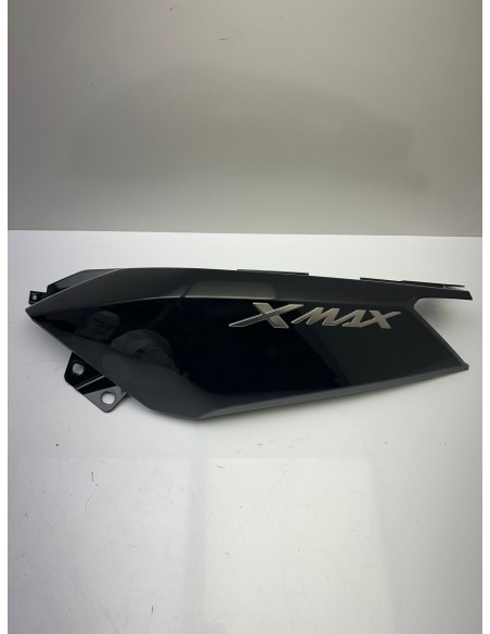 Cache latérale gauche YAMAHA XMAX 125 / XMAX 250 / XMAX 400 2014 - 2017 1SDF173100P1