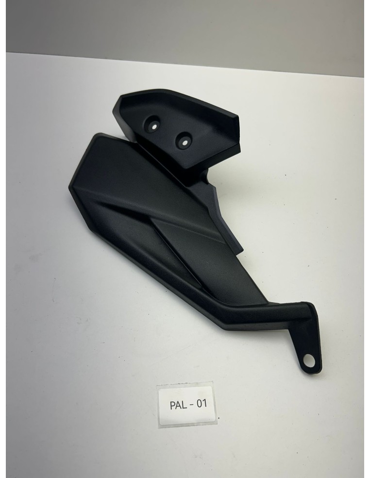 Bas de caisse arrière droit origine YAMAHA XMAX 400 2013 - 2017