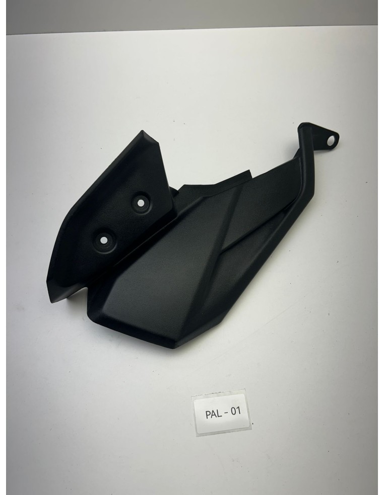 Bas de caisse arrière droit origine YAMAHA XMAX 400 2013 - 2017