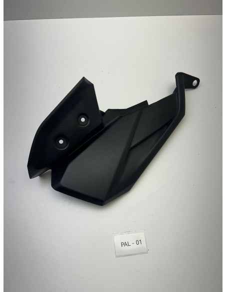 Bas de caisse arrière droit origine YAMAHA XMAX 400 2013 - 2017