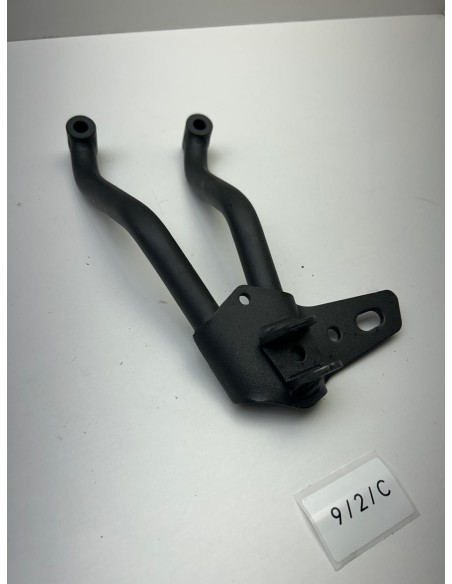 Platine de repose pieds arrière droit YAMAHA XSR 700 2016 - 2021