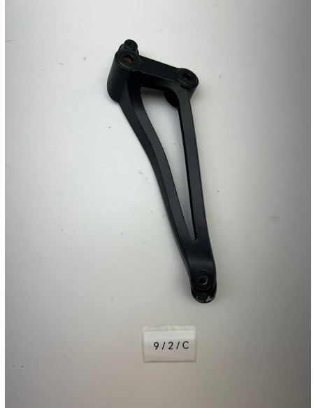 Platine de repose pieds arrière droit origine YAMAHA R1 2009 - 2014
