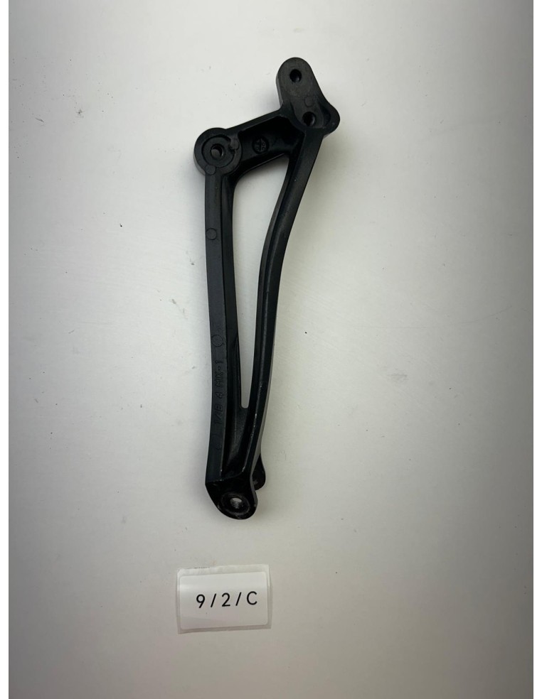 Platine de repose pieds arrière droit origine YAMAHA R1 2009 - 2014