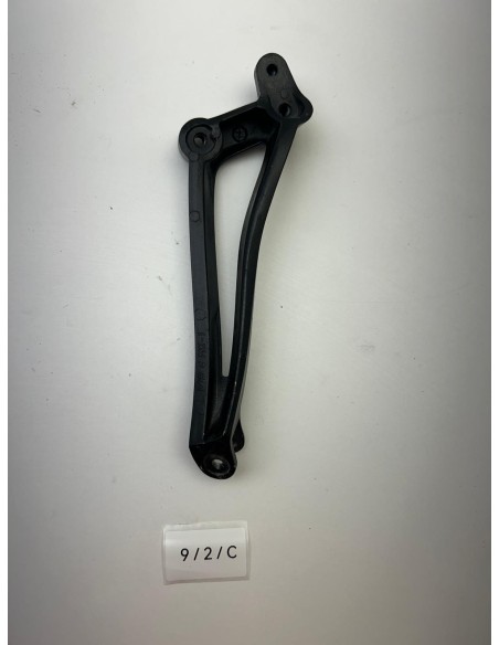 Platine de repose pieds arrière droit origine YAMAHA R1 2009 - 2014