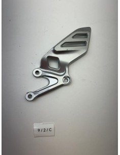 Platine de repose pieds gauche origine YAMAHA R125 2019 - 2025