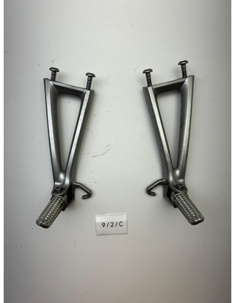 Platine de repose pieds arrière droit et gauche YAMAHA R6 2006 - 2015