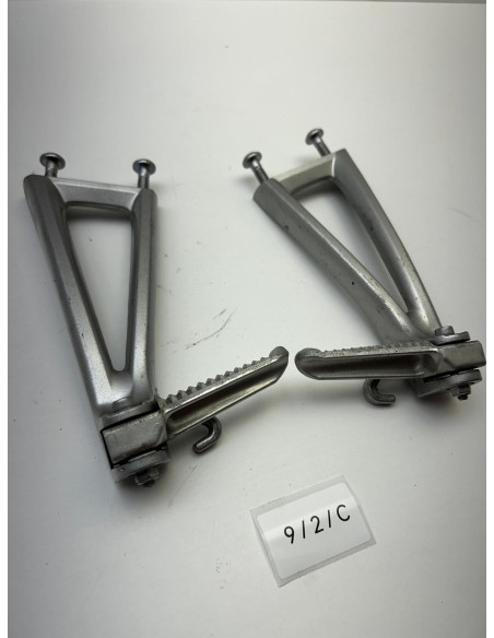 Platine de repose pieds arrière droit et gauche YAMAHA R6 2006 - 2015