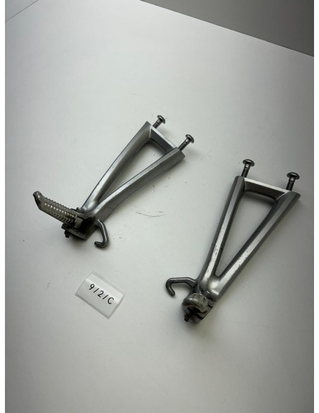 Platine de repose pieds arrière droit et gauche YAMAHA R6 2006 - 2015