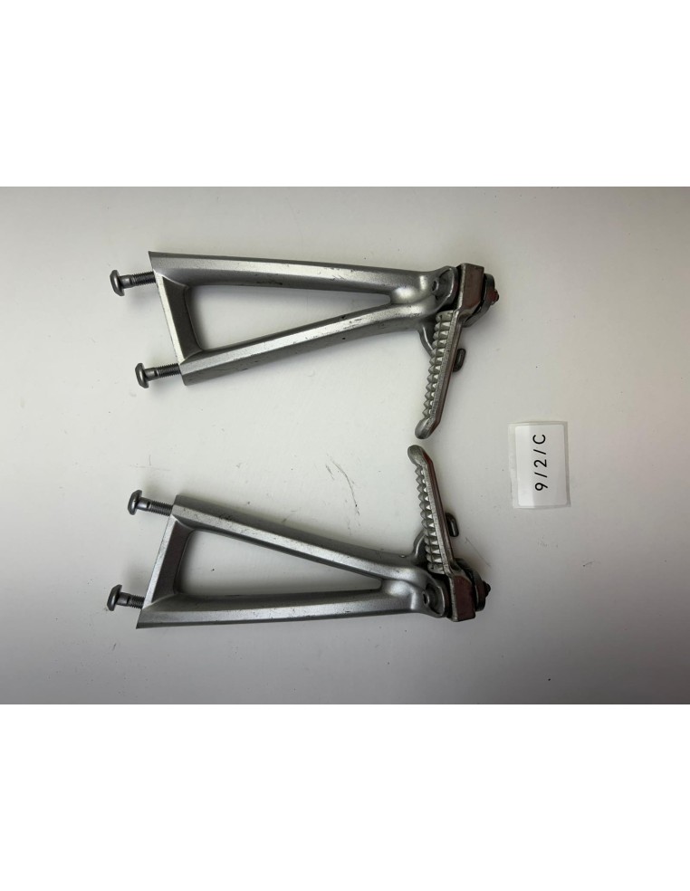 Platine de repose pieds arrière droit et gauche YAMAHA R6 2006 - 2015