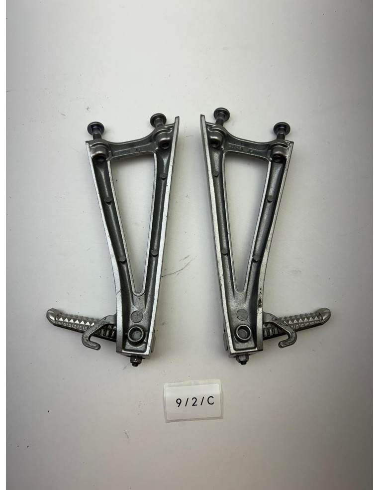 Platine de repose pieds arrière droit et gauche YAMAHA R6 2006 - 2015