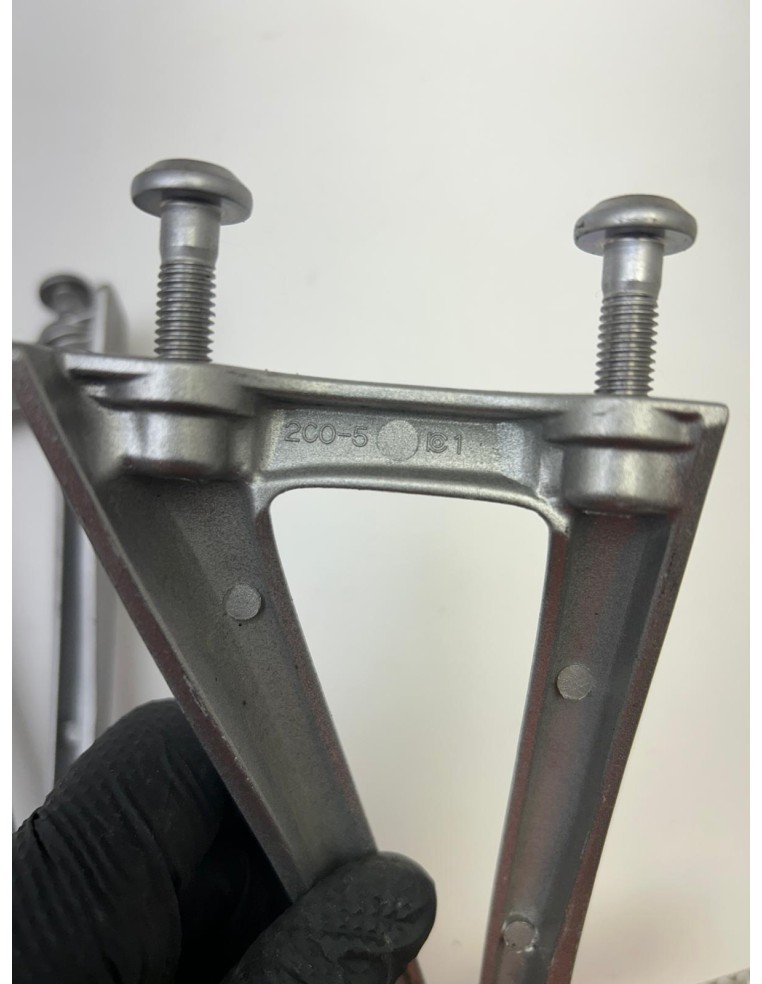 Platine de repose pieds arrière droit et gauche YAMAHA R6 2006 - 2015