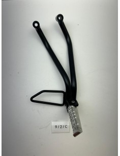 Platine de repose pieds arrière droit YAMAHA YZF R125 2010 - 2013
