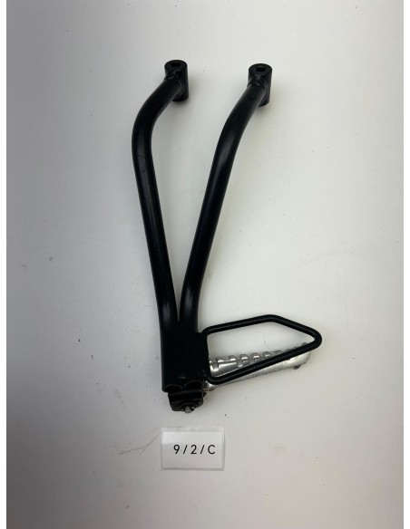 Platine de repose pieds arrière droit YAMAHA YZF R125 2010 - 2013