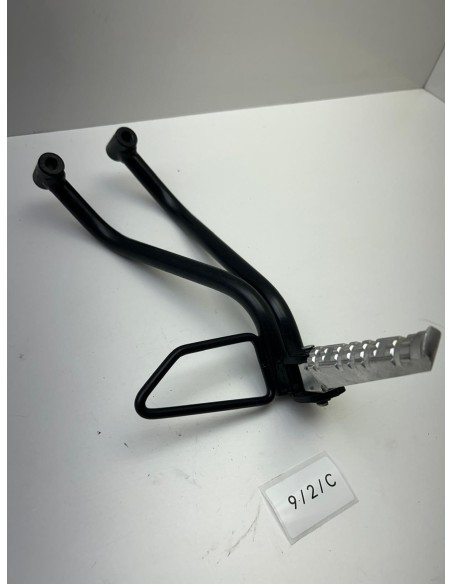 Platine de repose pieds arrière droit YAMAHA YZF R125 2010 - 2013