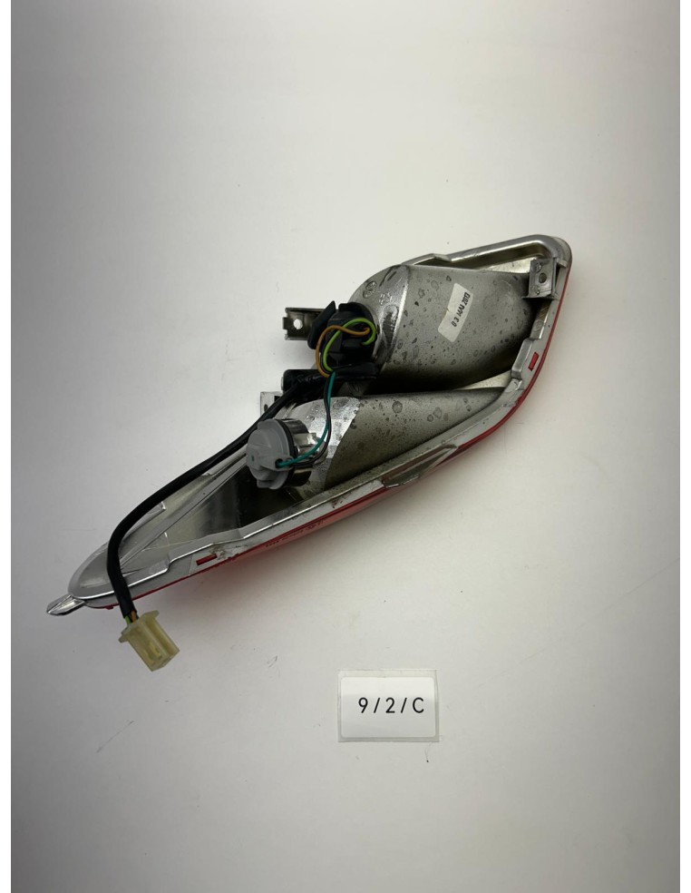 Feu arrière droit origine YAMAHA XMAX 125 2010 - 2013
