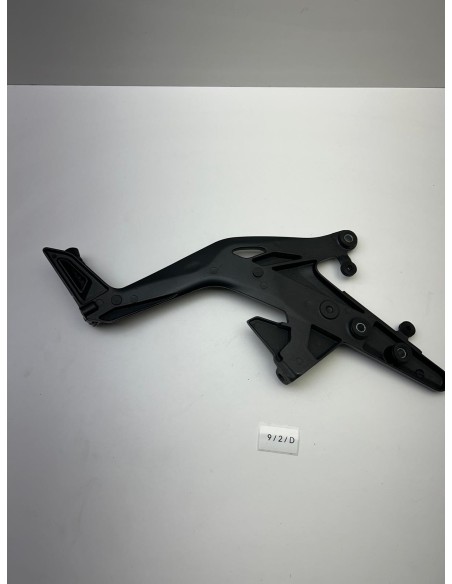 Platine repose pieds gauche origine KAWASAKI ER-6N 2012 - 2016