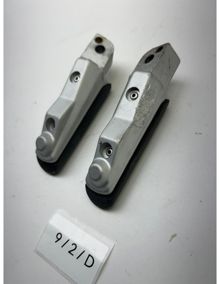 Repose pieds arrière BMW F 800 GT / S / ST 2004 - 2016 46717700921 / 46717700922