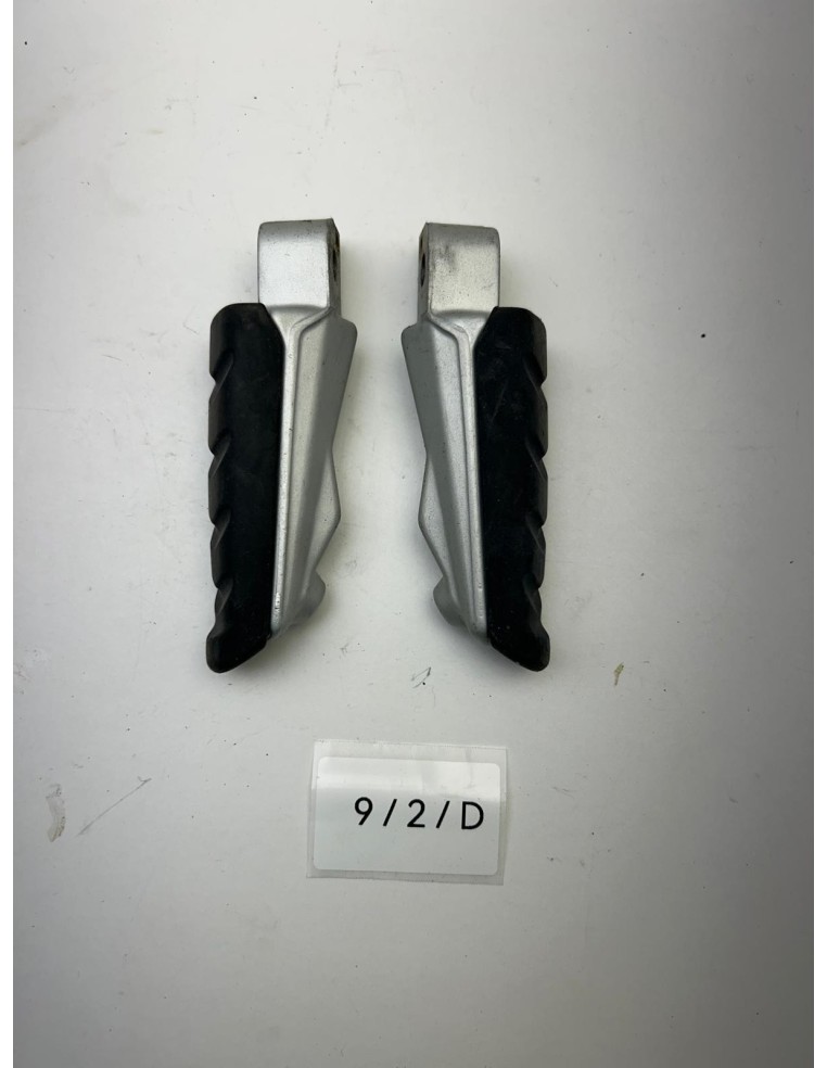 Repose pieds arrière BMW F 800 GT / S / ST 2004 - 2016 46717700921 / 46717700922