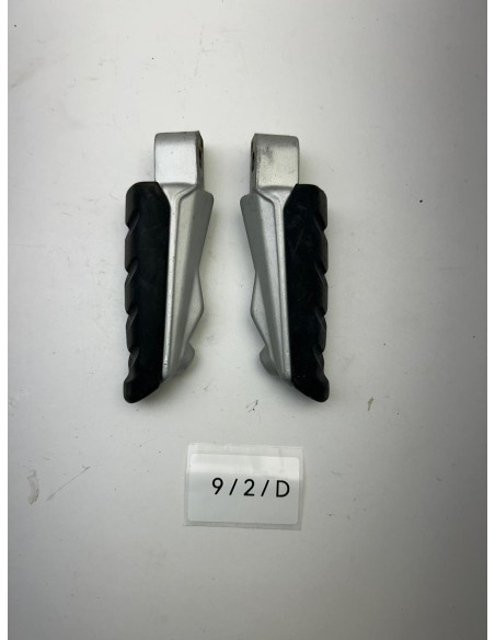 Repose pieds arrière BMW F 800 GT / S / ST 2004 - 2016 46717700921 / 46717700922