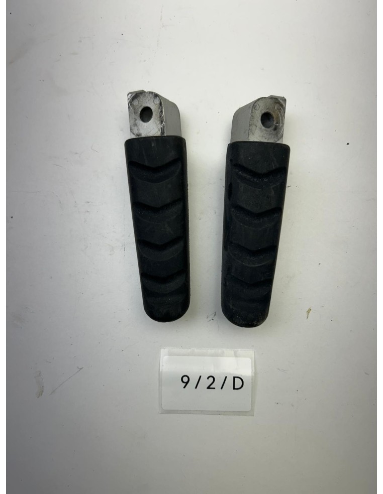 Repose pieds arrière BMW F 800 GT / S / ST 2004 - 2016 46717700921 / 46717700922