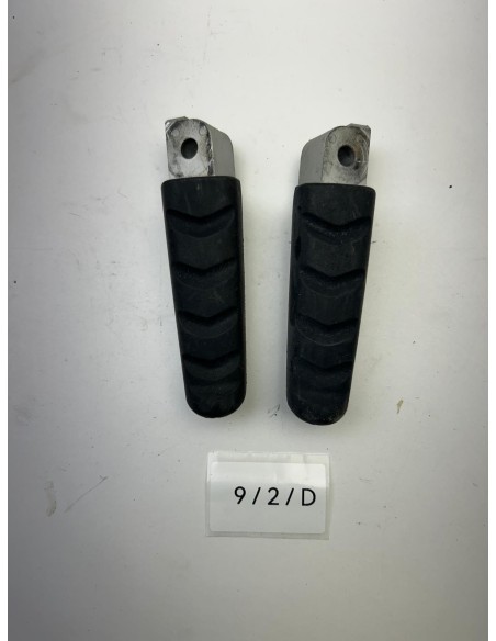 Repose pieds arrière BMW F 800 GT / S / ST 2004 - 2016 46717700921 / 46717700922