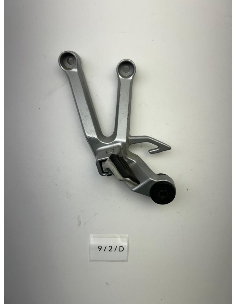 Platine avec repose pied arrière gauche SUZUKI SV 1000 2003 - 2005 4370016G10000