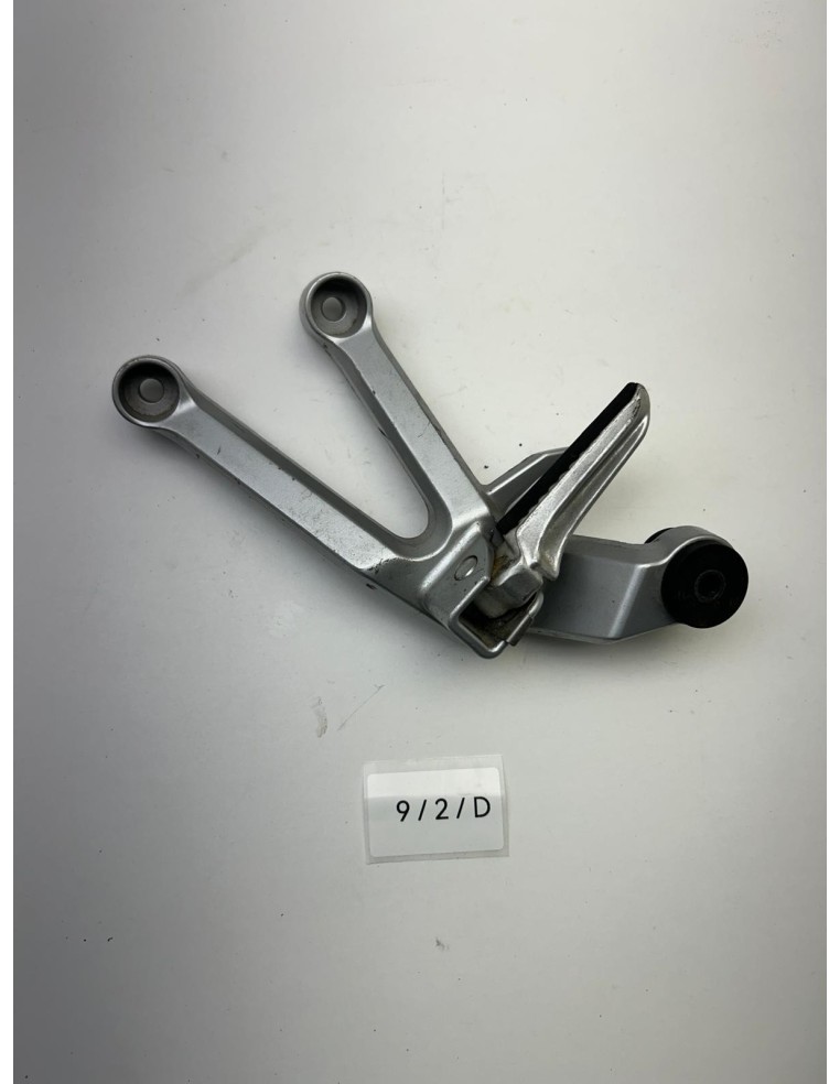 Platine avec repose pied arrière gauche SUZUKI SV 1000 2003 - 2005 4370016G10000