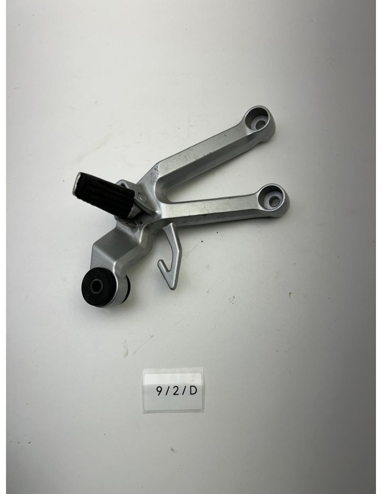 Platine avec repose pied arrière gauche SUZUKI SV 1000 2003 - 2005 4370016G10000