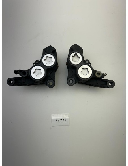 Etriers de frein avant YAMAHA MT 07 2014 - 2017 1XB2580U0000 / 1WS2580T0000