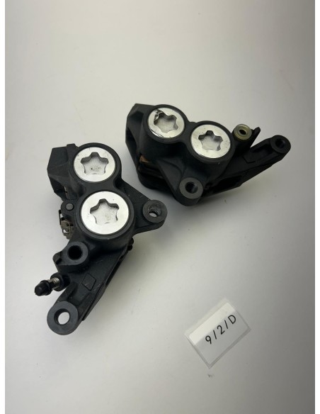 Etriers de frein avant YAMAHA MT 07 2014 - 2017 1XB2580U0000 / 1WS2580T0000