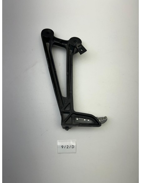 Platine avec repose pied arrière droit YAMAHA MT 07 2014 - 2019 1WS2742L0100