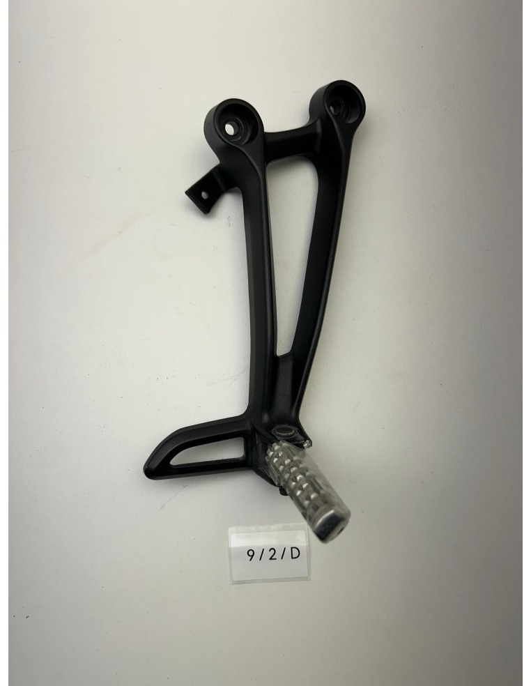 Platine avec repose pied arrière droit YAMAHA MT 07 2014 - 2019 1WS2742L0100